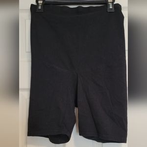 Times two maternity biker shorts size large